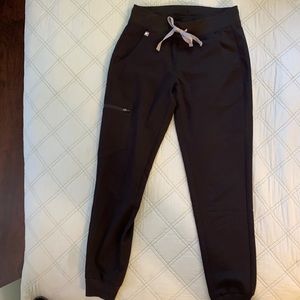 FIGS womens jogger scrub pants / never worn